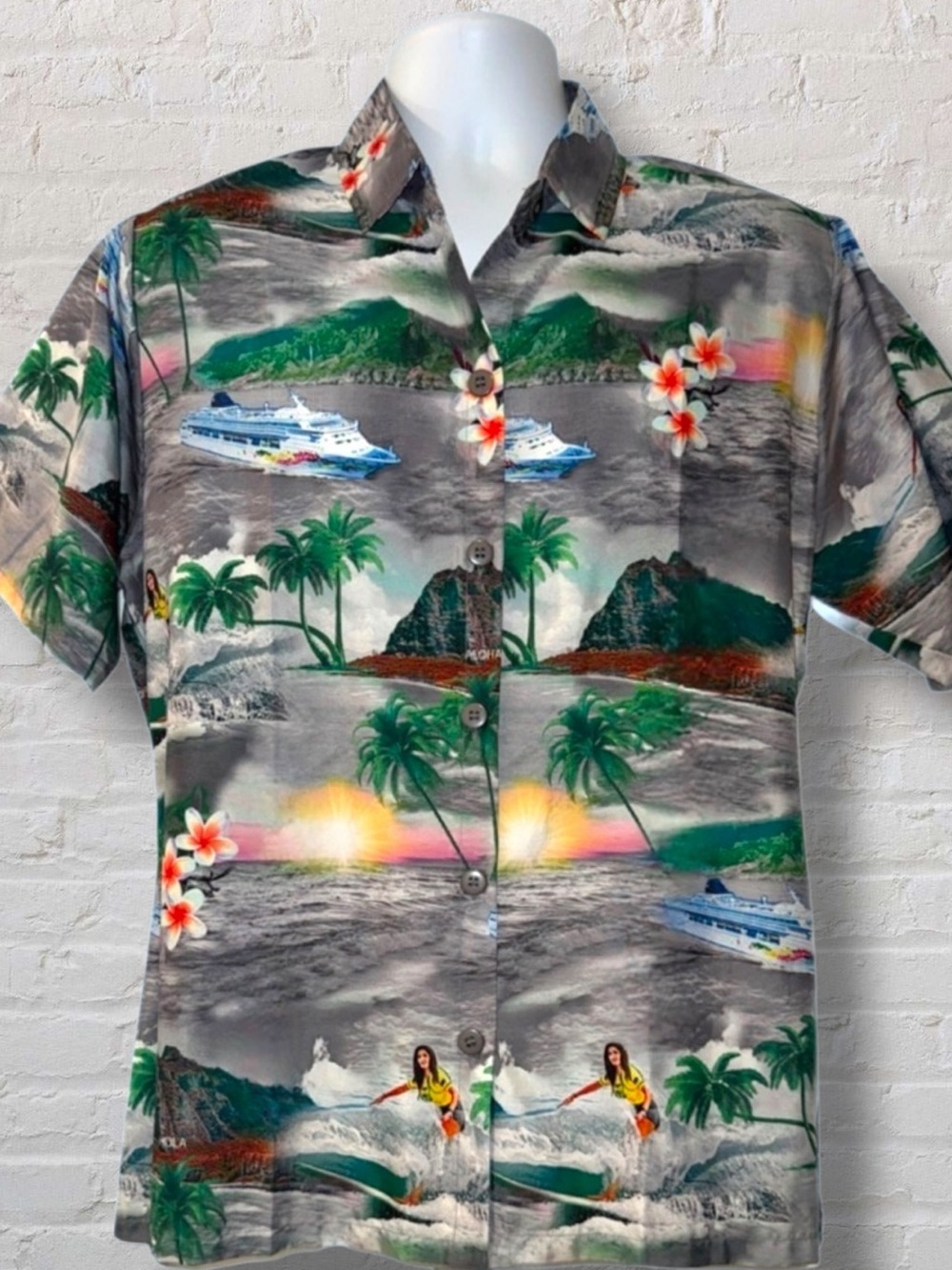Happy Bay Hawaiian Aloha Shirt Cruise Island Print - Men's Size - Medium